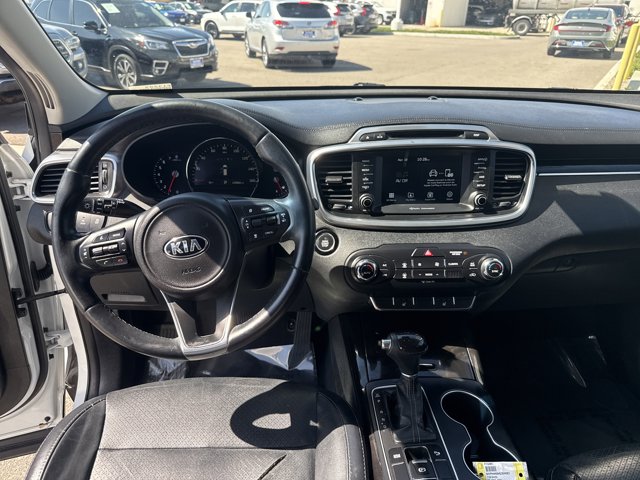 Vehicle image 15 of 30