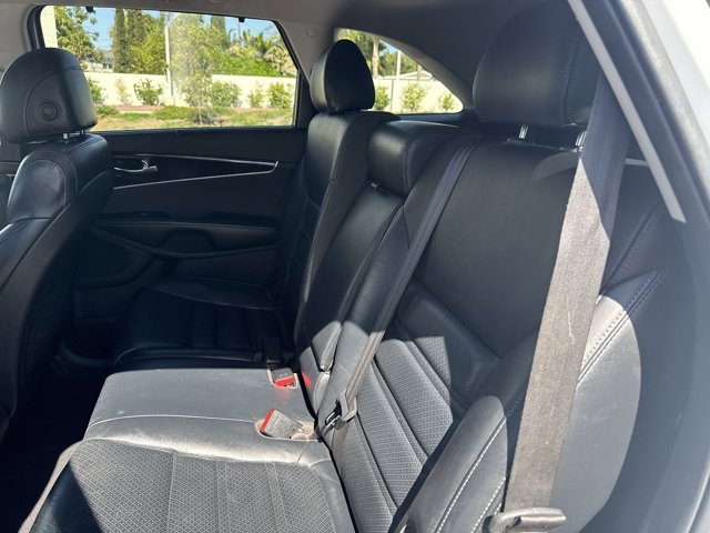 Vehicle image 14 of 30