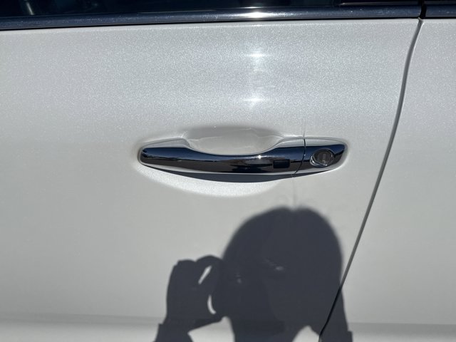 Vehicle image 12 of 30