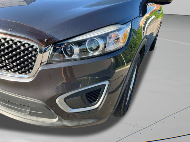 Vehicle image 28 of 37