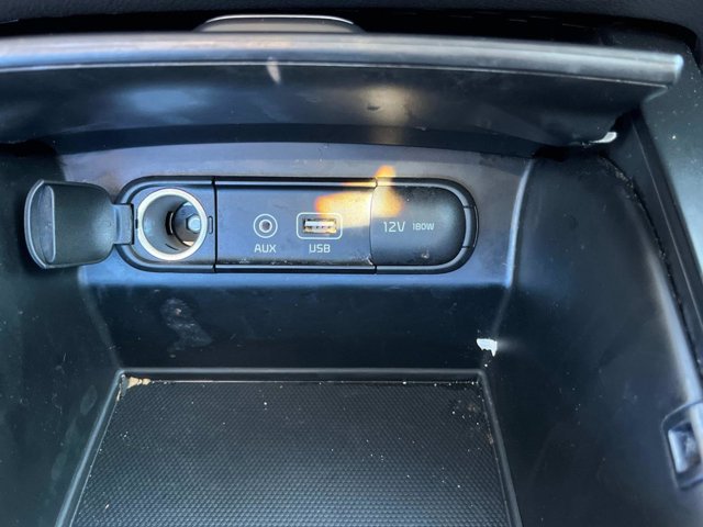 Vehicle image 20 of 37