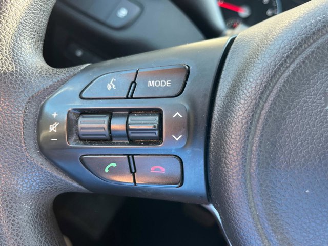 Vehicle image 33 of 37