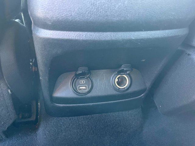 Vehicle image 32 of 37