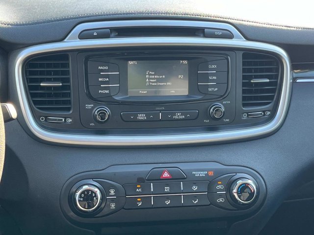 Vehicle image 22 of 37
