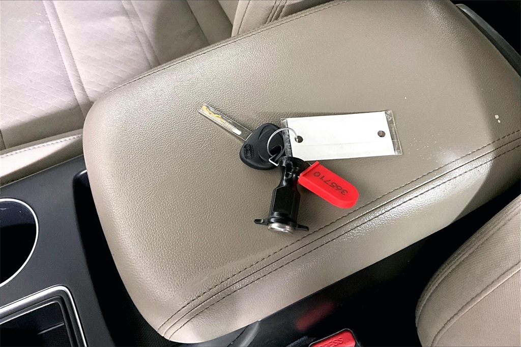 Vehicle image 26 of 33