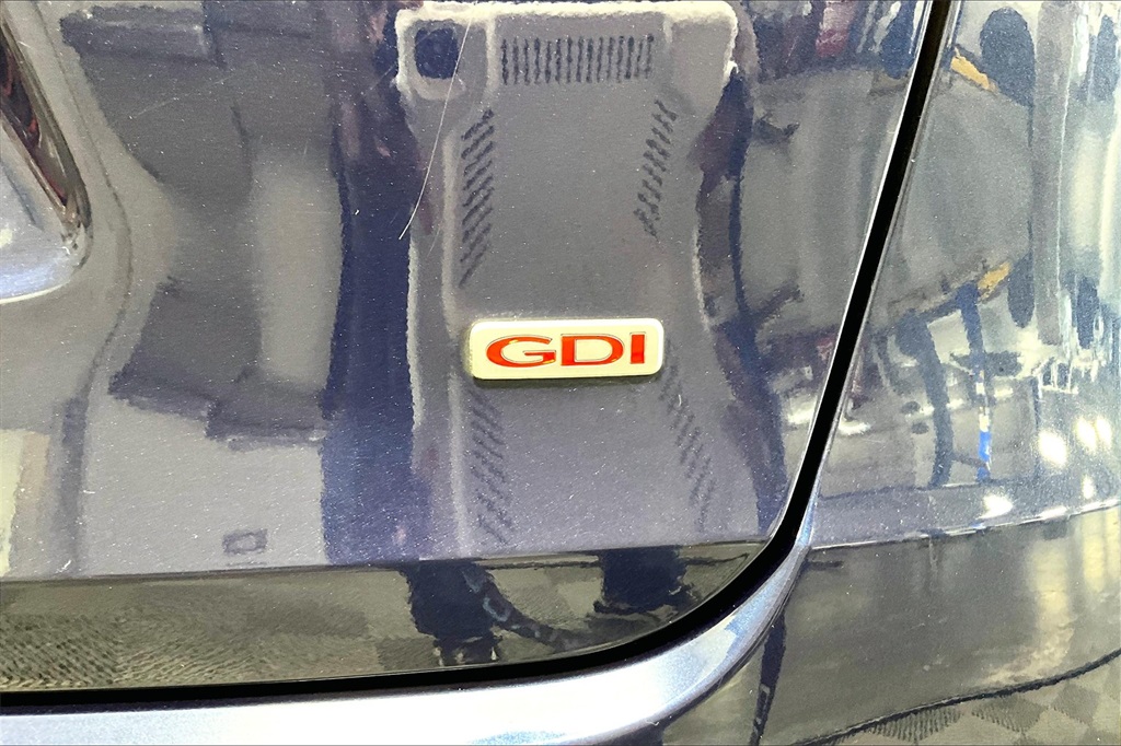 Vehicle image 21 of 33