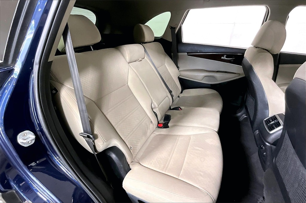 Vehicle image 11 of 33