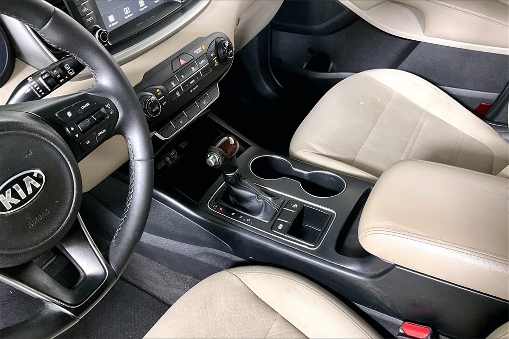 Vehicle image 23 of 33