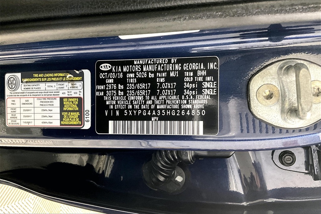 Vehicle image 28 of 33