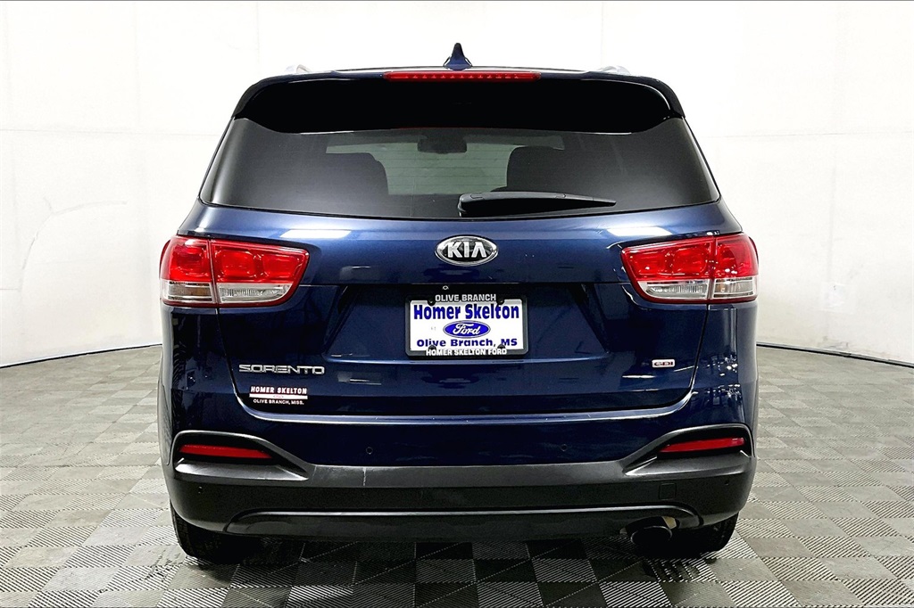 Vehicle image 5 of 33