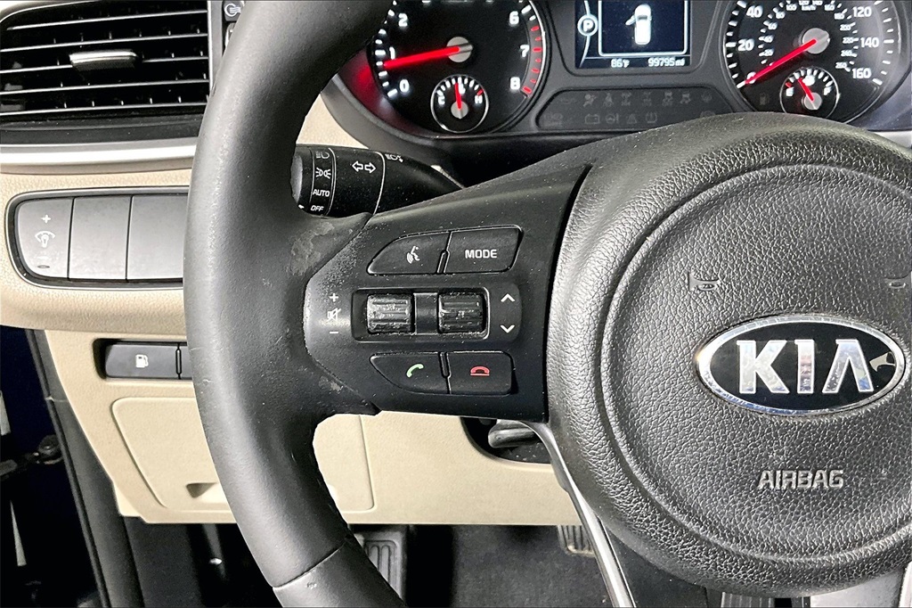 Vehicle image 18 of 33