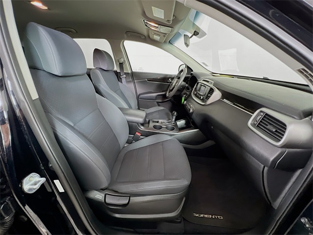 Vehicle image 16 of 36