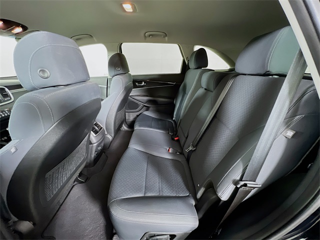 Vehicle image 15 of 36