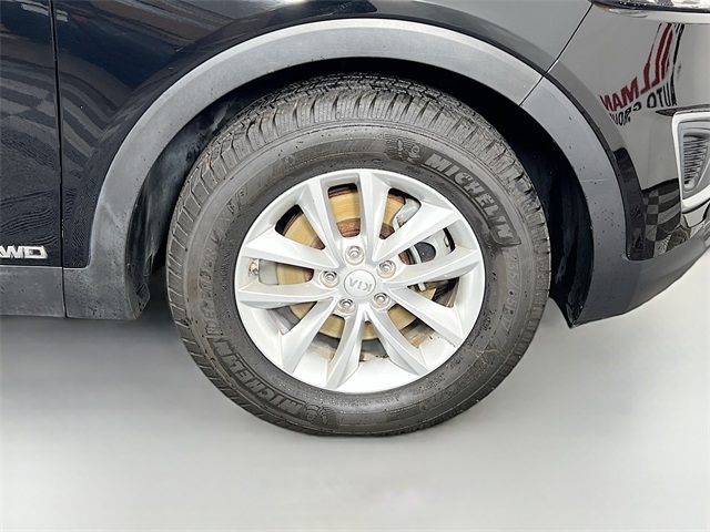 Vehicle image 11 of 36