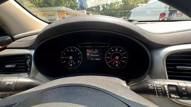 Vehicle image 11 of 33