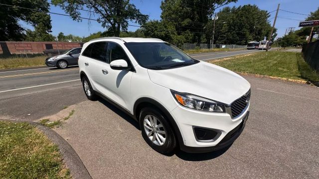 Vehicle image 6 of 33