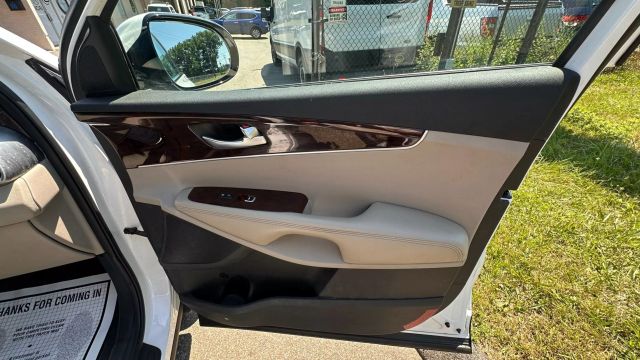 Vehicle image 33 of 33
