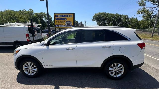 Vehicle image 2 of 33