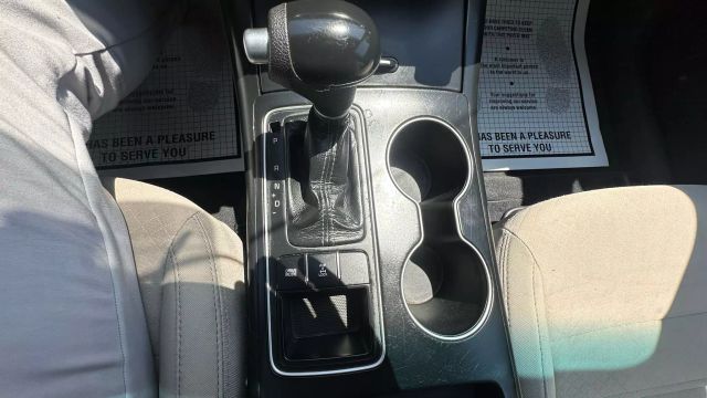 Vehicle image 16 of 33