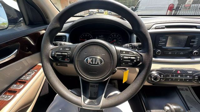 Vehicle image 12 of 33