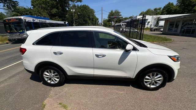 Vehicle image 7 of 33
