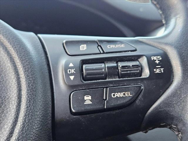 Vehicle image 9 of 17