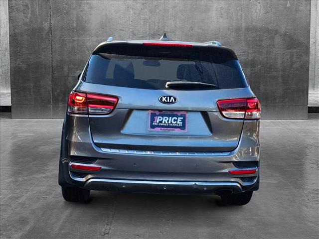 Vehicle image 4 of 17