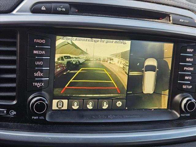 Vehicle image 11 of 17