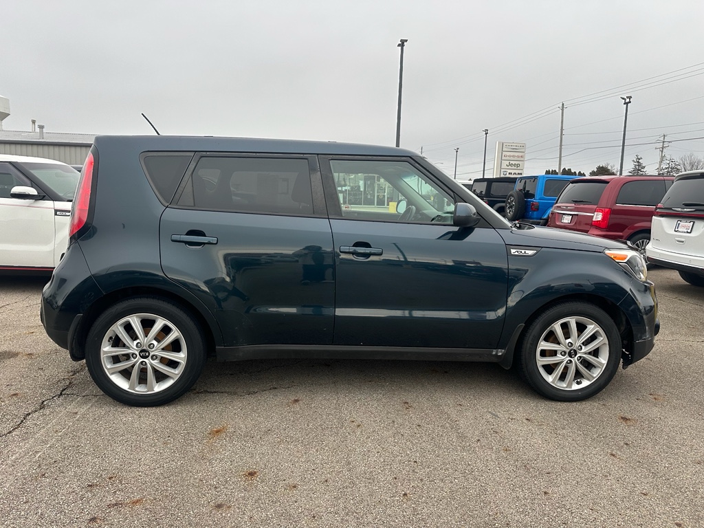2017 Kia Soul Plus Image 2 of 7