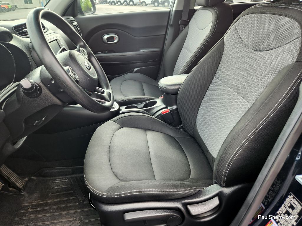 Vehicle image 23 of 42
