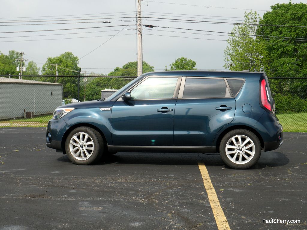 Vehicle image 10 of 42