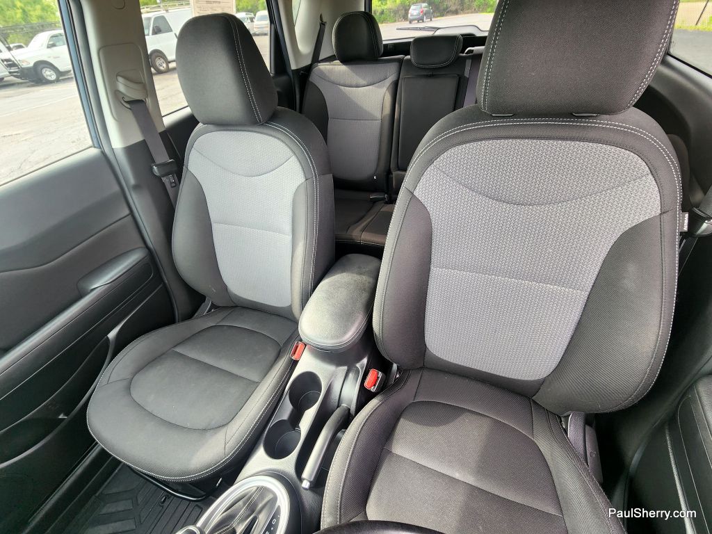 Vehicle image 13 of 42