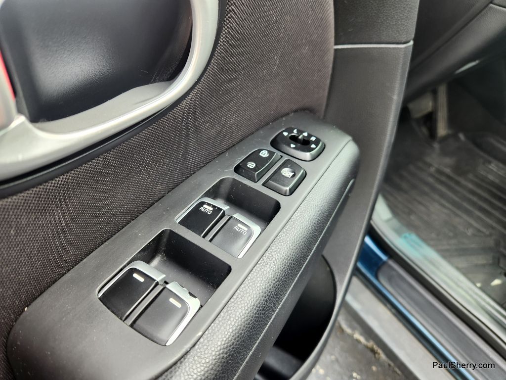 Vehicle image 21 of 42