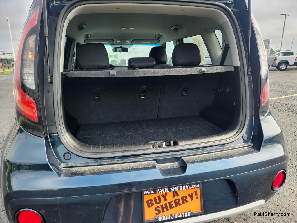 Vehicle image 19 of 42