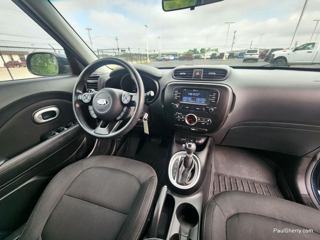Vehicle image 33 of 42