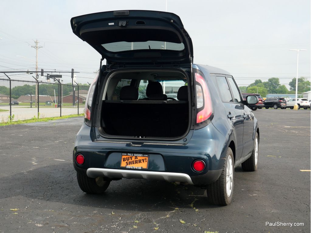 Vehicle image 18 of 42