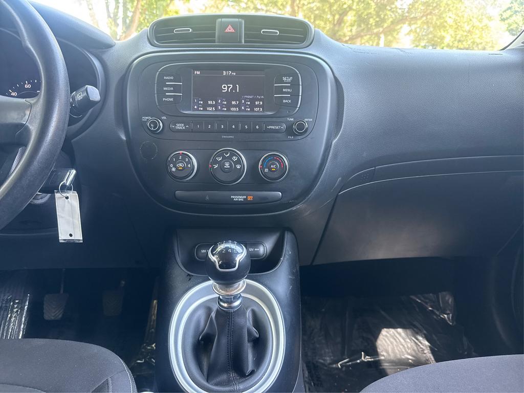 Vehicle image 14 of 21