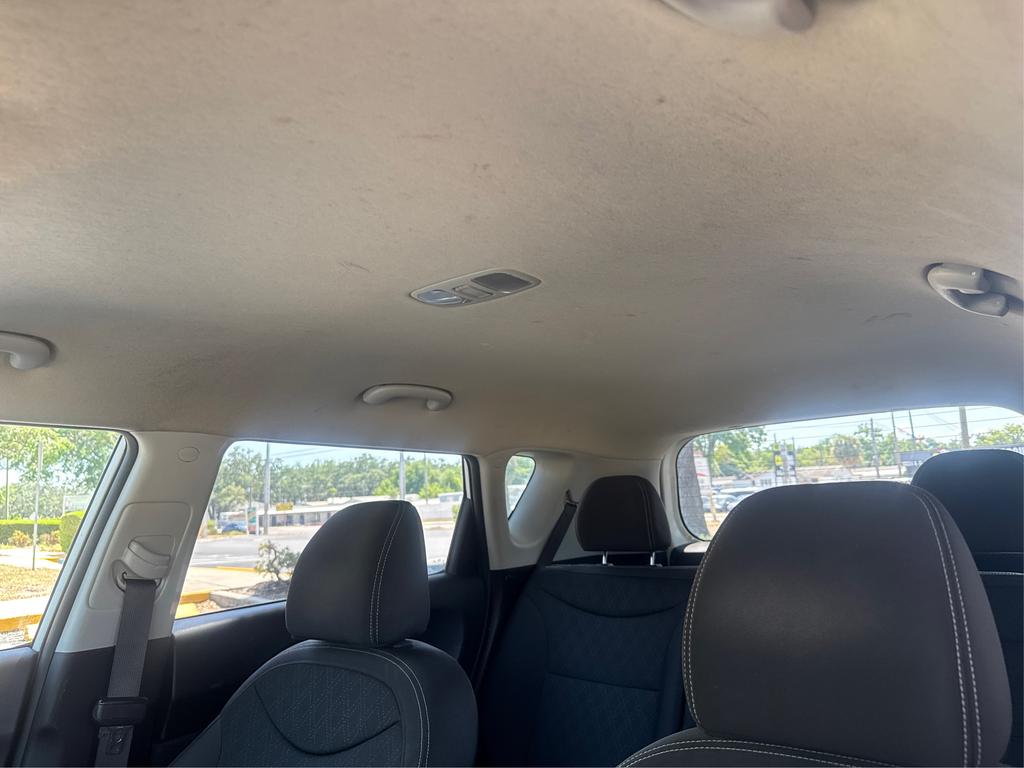 Vehicle image 12 of 21