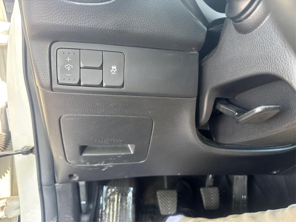 Vehicle image 19 of 21