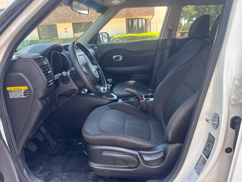 Vehicle image 11 of 21