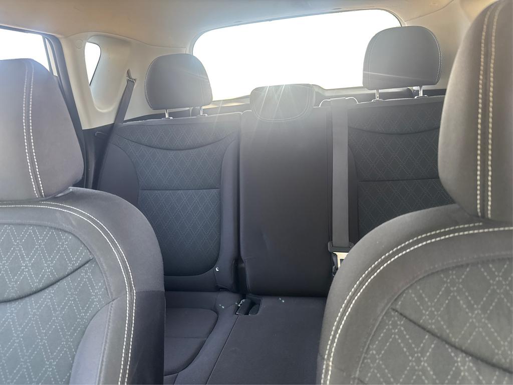 Vehicle image 15 of 21