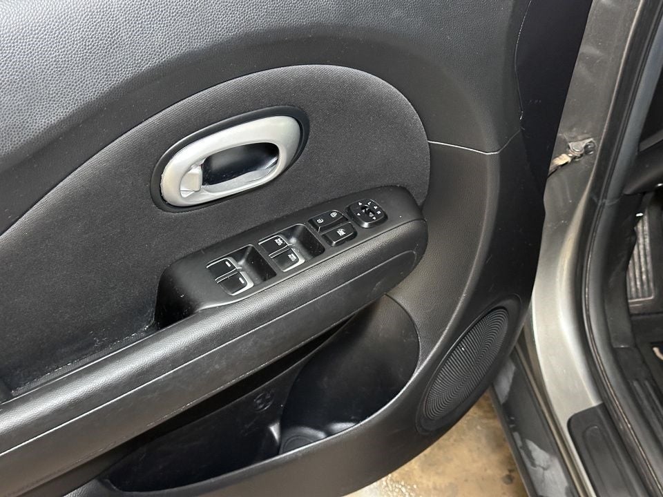 Vehicle image 31 of 56