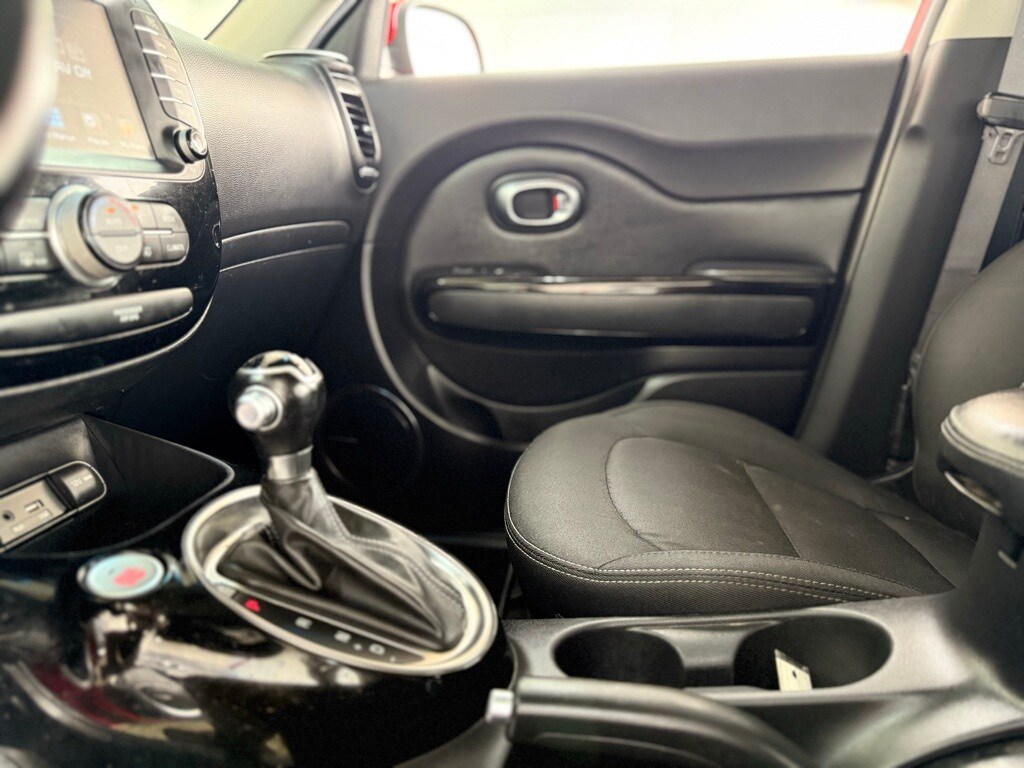 Vehicle image 30 of 42