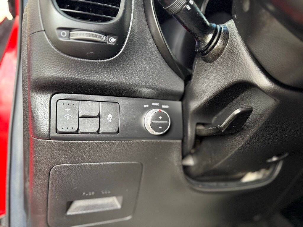 Vehicle image 19 of 42