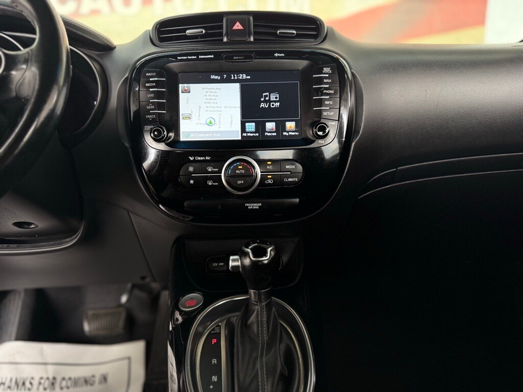 Vehicle image 25 of 42