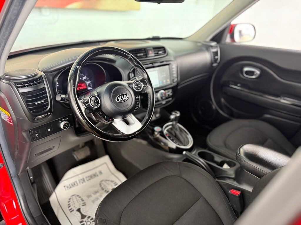 Vehicle image 17 of 42