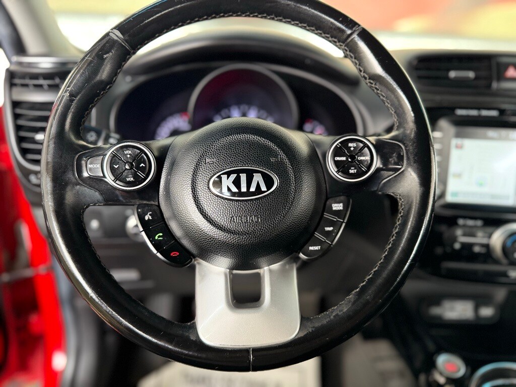 Vehicle image 22 of 42