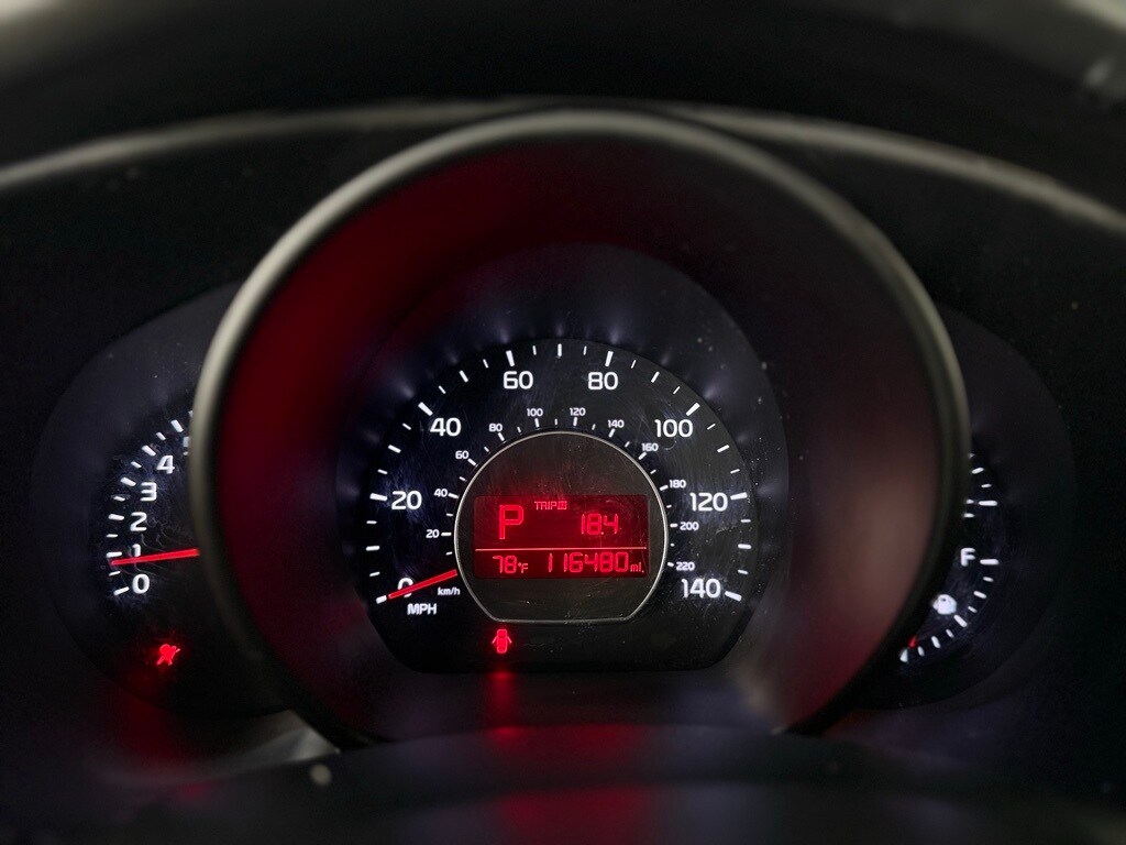 Vehicle image 23 of 42