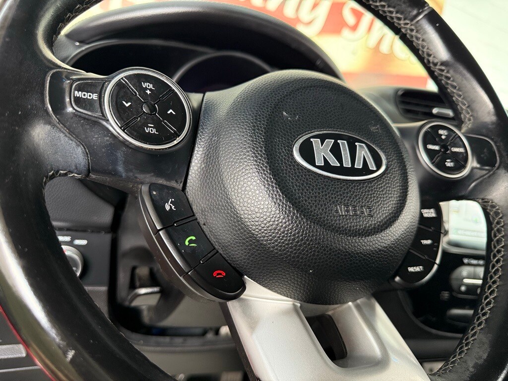 Vehicle image 21 of 42