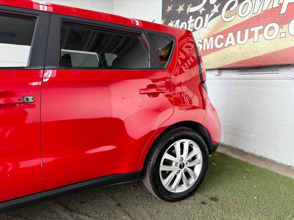 Vehicle image 8 of 42
